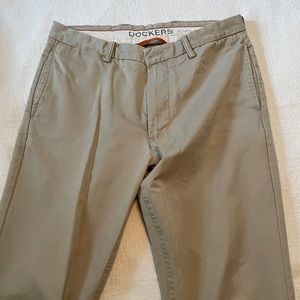 Dockers Khaki